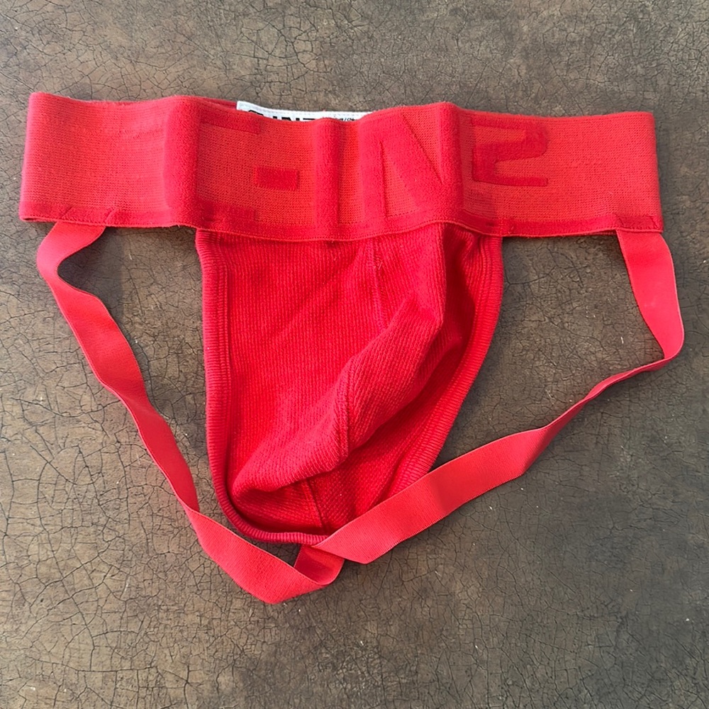 Men c-in2 Red Jock